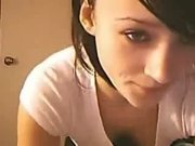 Cute Brunnette Teen Fingering On Cam