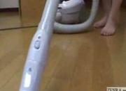 The Milf Yumi Kazama vacuums in the nude