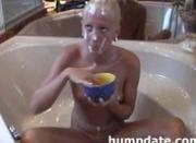 Kinky babe fisting her asshole and pussy
