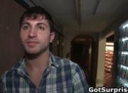 Poor straigt dude gets sucked off by guy