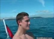 Hot stud wanking his jizzster on a boat