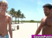 Twink sucks muscular guy in car
