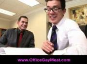 Horny buddies went from kisses to blowjobs in the office