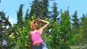 Axelle naked in the park