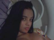 MORENINHA TOCANDO E MOSTRANDO