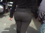 Culazo de chica con Pantalon embarrado de semen