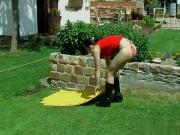 Teen Kelly masturbates in public