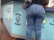 Big Booty Ebony in Jeans