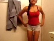Amateur Teen show nude body in Webcam