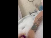 British Slut Masturbates In Bath