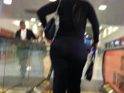 Phat booty Starbucks employee at FLL Airport