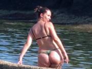HUGE, PHAT & THICK ASS IN THONG
