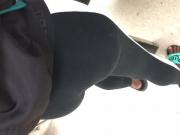 Nice ebony ass in legings