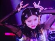 Everglow Yiren cock teasing
