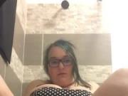 Sweet young BBW pissIng