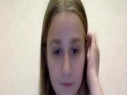Jeune blanche avec des gros seins webcam