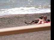 coppia sulla spiaggia