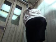 Hidden camera peeping and listening, office lady&#039;s farting