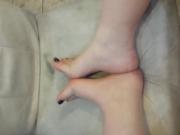 Giggling toes while masturbating Bree.zie