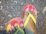 Pretty feet in flip flops