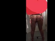 Sexy teen spreads ass