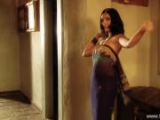 A Seductive and Sexy Dance Moves From An Indian MILF