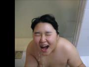 Chubby Korean GF's golden shower