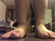 Chubby bear plays with feet Bigbearcutie