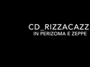 Esordio in Perizoma blu e zeppe