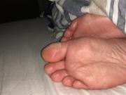 32yr gf feet