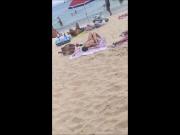 Voyeur a la plage 80 - brunette topless on the beach