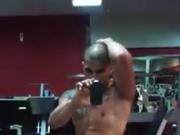 Bulgarian gay escort flexin in gym
