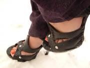 babysitter feet and snow