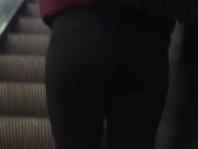 Amazing Ass In Leggings