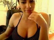 Gorgeous chick on cam