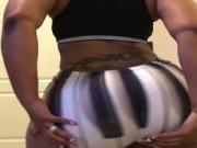 Ebony flexible stripper spreading her wider at the club