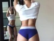 Sexy Slim thick lightskin ebony twerking her phat azz