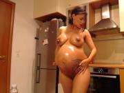 Babe In 8-9 Month Pregnant Oil Body On WebCam TeRRiFieR