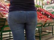 Big mature ass want some tomatoes