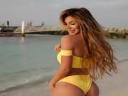 Hot girl in jellow bikini with big ass