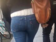 Skinny tight jeans of french teen ass