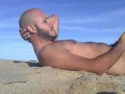Paja en la Playa teasing at the beach