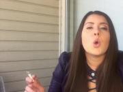 Smoking bitch aus amerika in Facebook