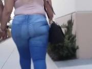 Candid big ass Mexican milf in tight jeans.