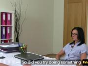 Amateur spex model squirts on casting couch