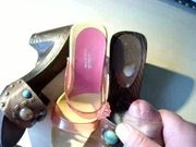 cummed mules spritze auf schuhe