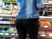 thick cougar at 7 eleven