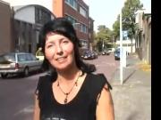 Amy wordt in de cabrio geneukt