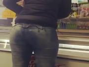 HOOD JAUN WITH A PLUMP ASS