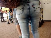 Novinha magrinha de Jeans